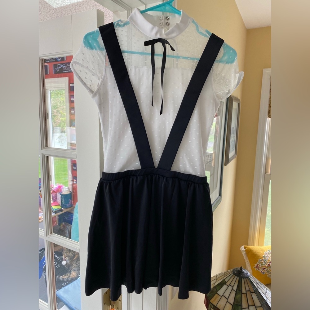 Black and white costume. MA